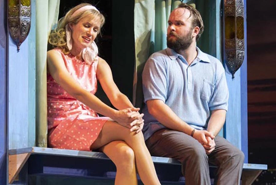 Istanbul - Zwei Personen sitzend | © Theater Bonn