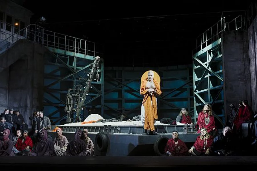 Awakening, Szene mit Hauptdarsteller Cody Quattlebaum, Chor des Theater Bonn, Tänzerinnen u. Tänzern | Copyright: Max Borchardt