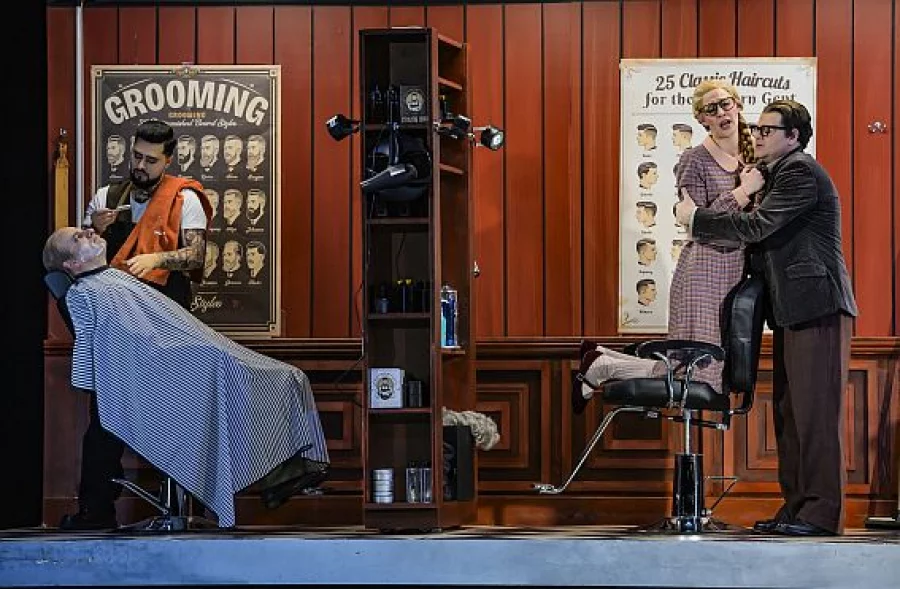 Der Barbier von Sevilla. Szene im Barbershop. | Copyright: Bettina Stoess
