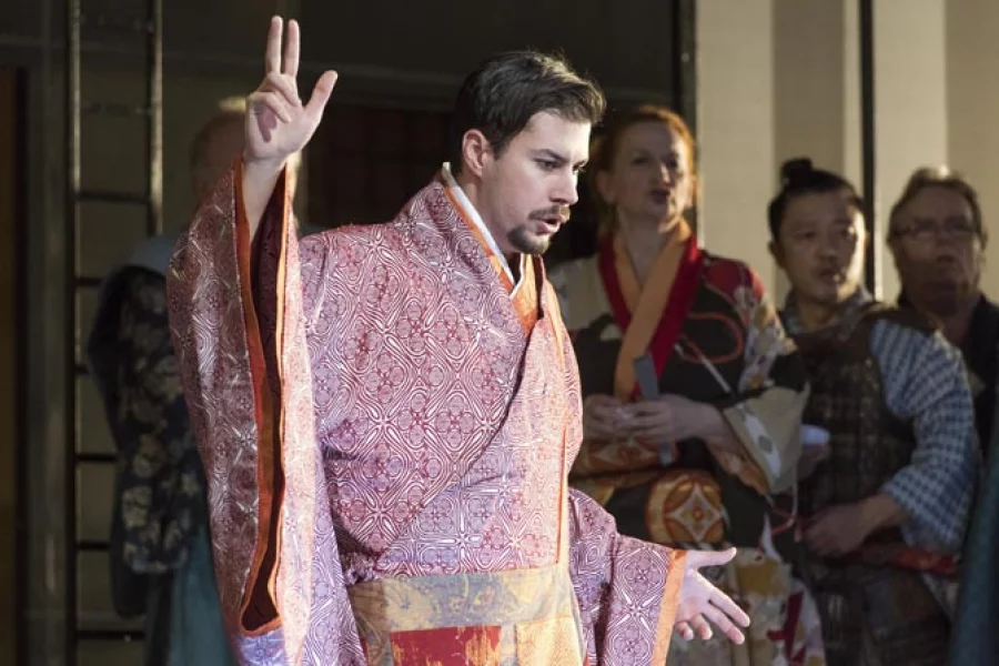 Leonard Benard in "Madama Butterfly", Theater Bonn | Copyright: Thilo Beu