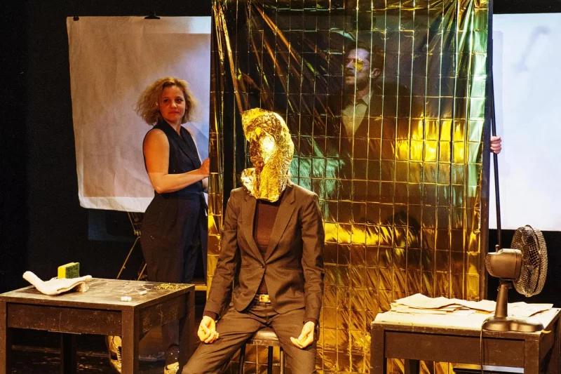 Lieber Gold im Mund als Porzellan im Safe | © Thilo Beu